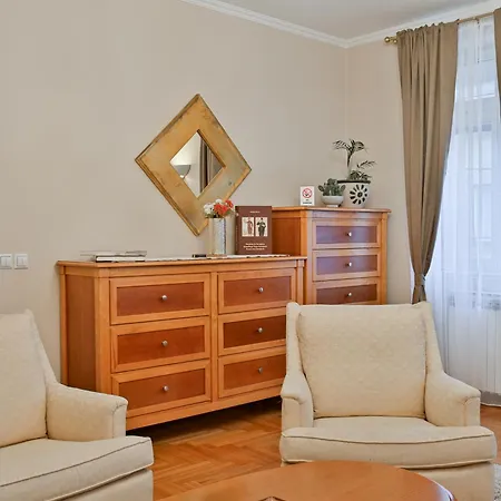 Apartmán Heritage In Heart Of Old Town - Free Parking