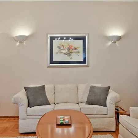 Heritage In Heart Of Old Town - Free Parking Apartmán *