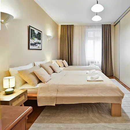 Heritage In Heart Of Old Town - Free Parking Apartmán *