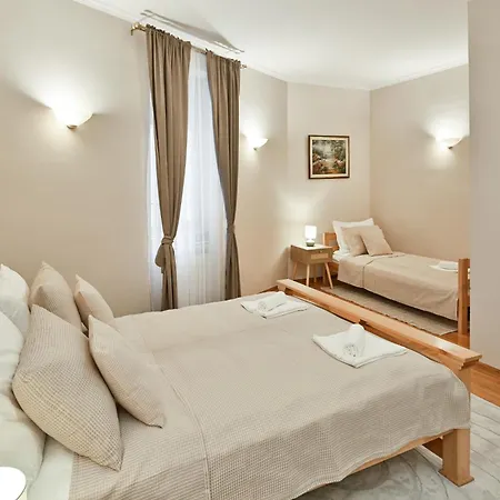 Heritage In Heart Of Old Town - Free Parking Apartman *